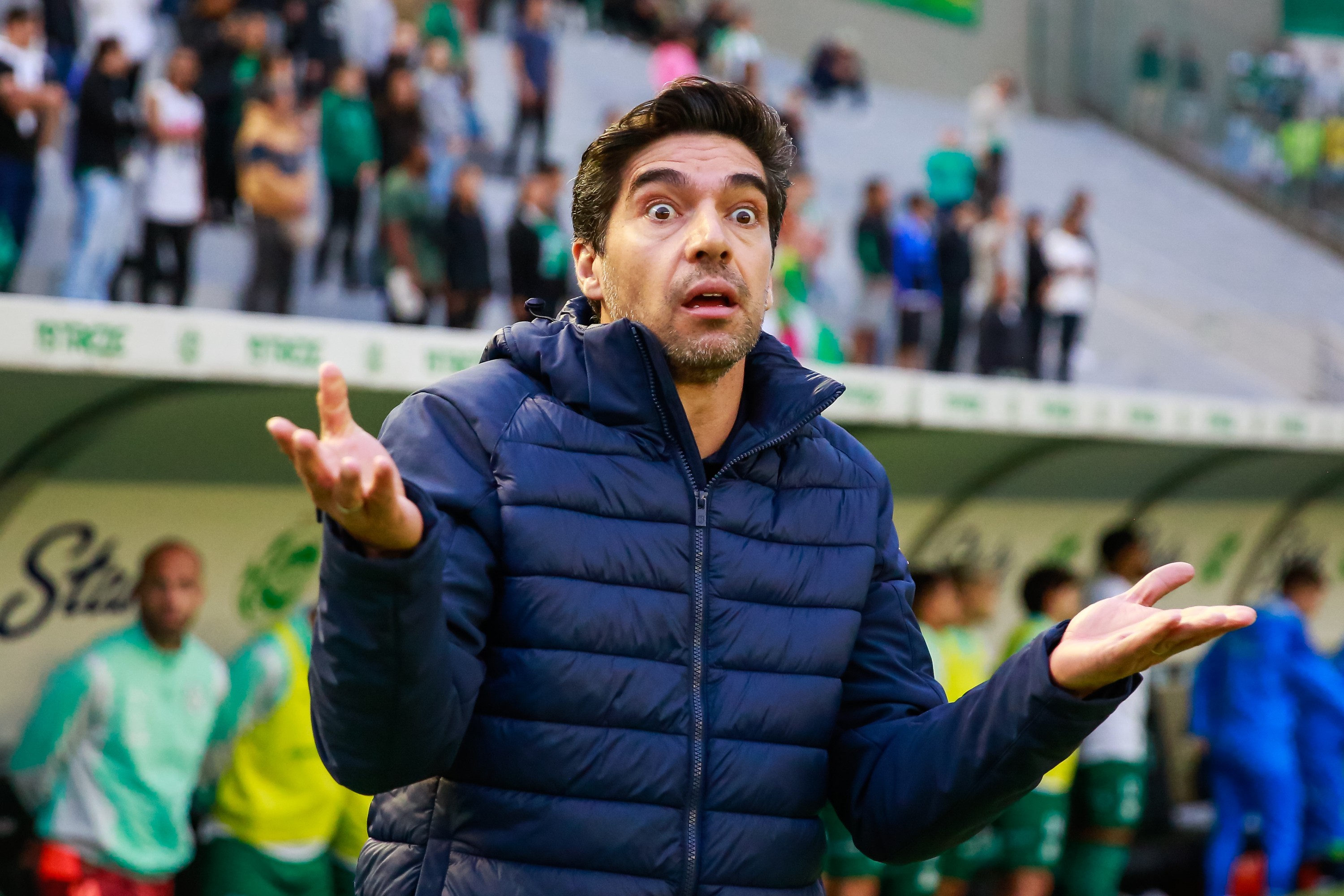 Abel reflete sobre a superação da reserva do Palmeiras no Brasileirão: 