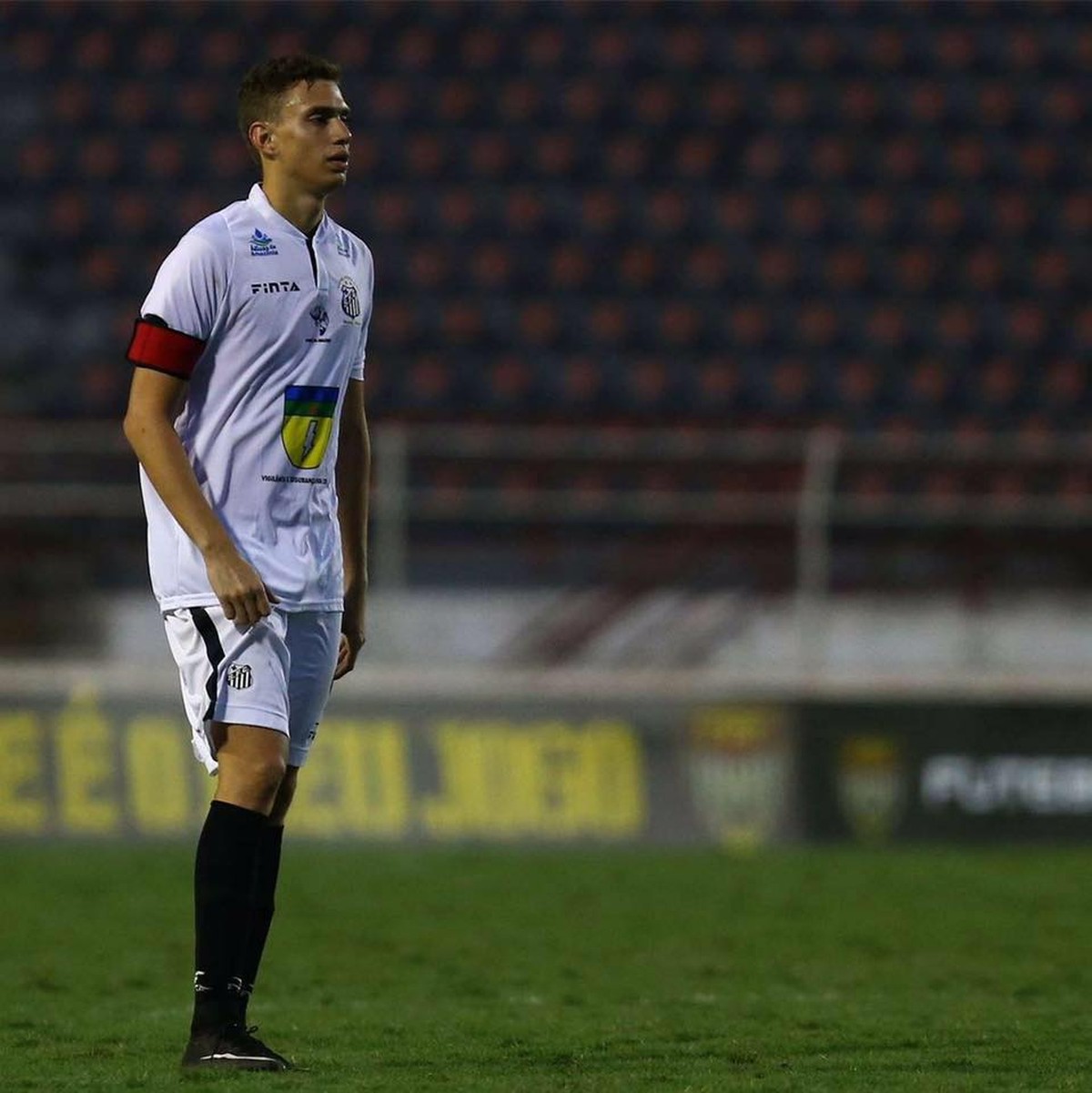 Após suspensão, atacante do SantosAP volta a ser relacionado santos