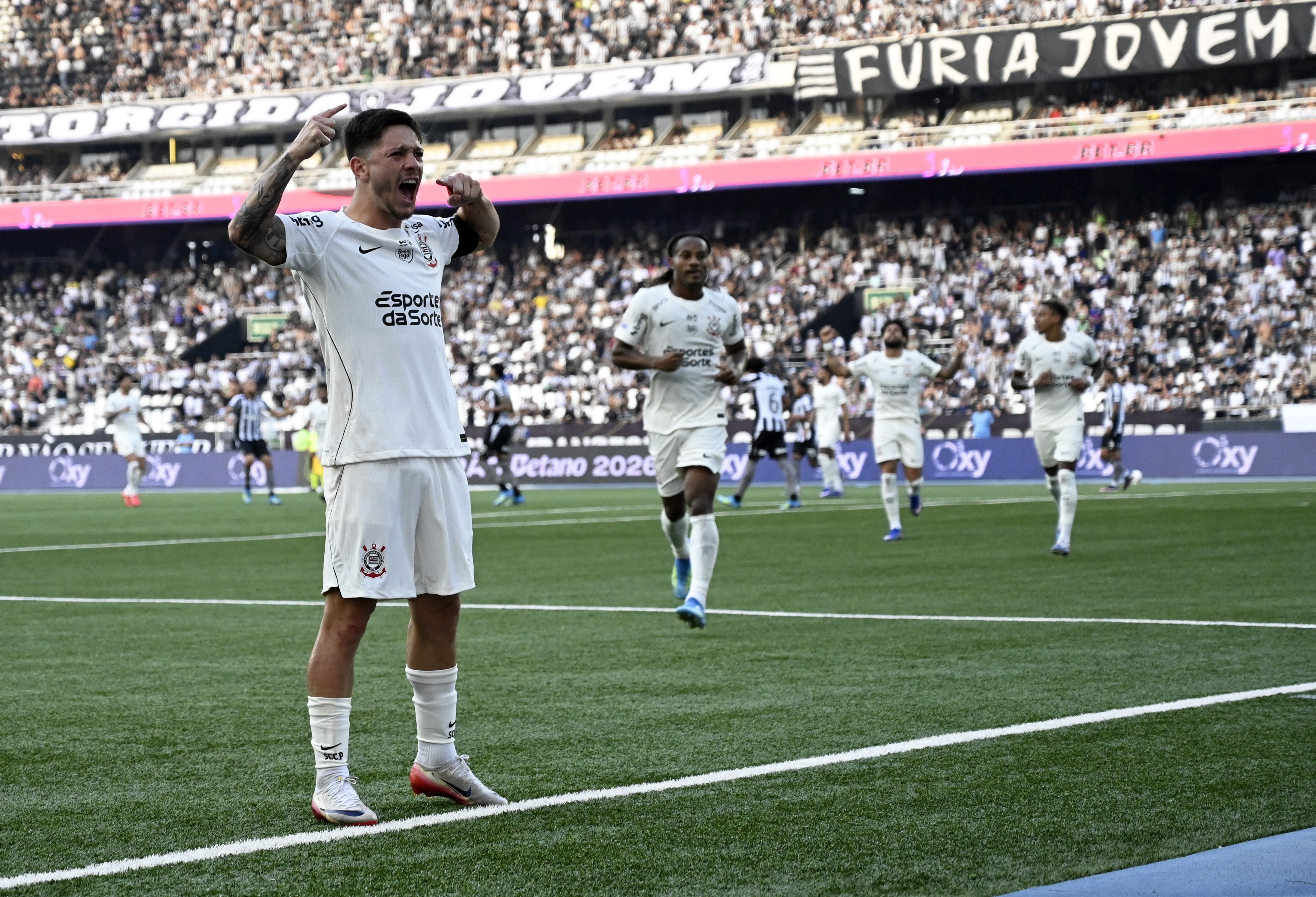 Garro em Alta: Chance de Brilhar e Superar Marcas no Corinthians nesta Temporada