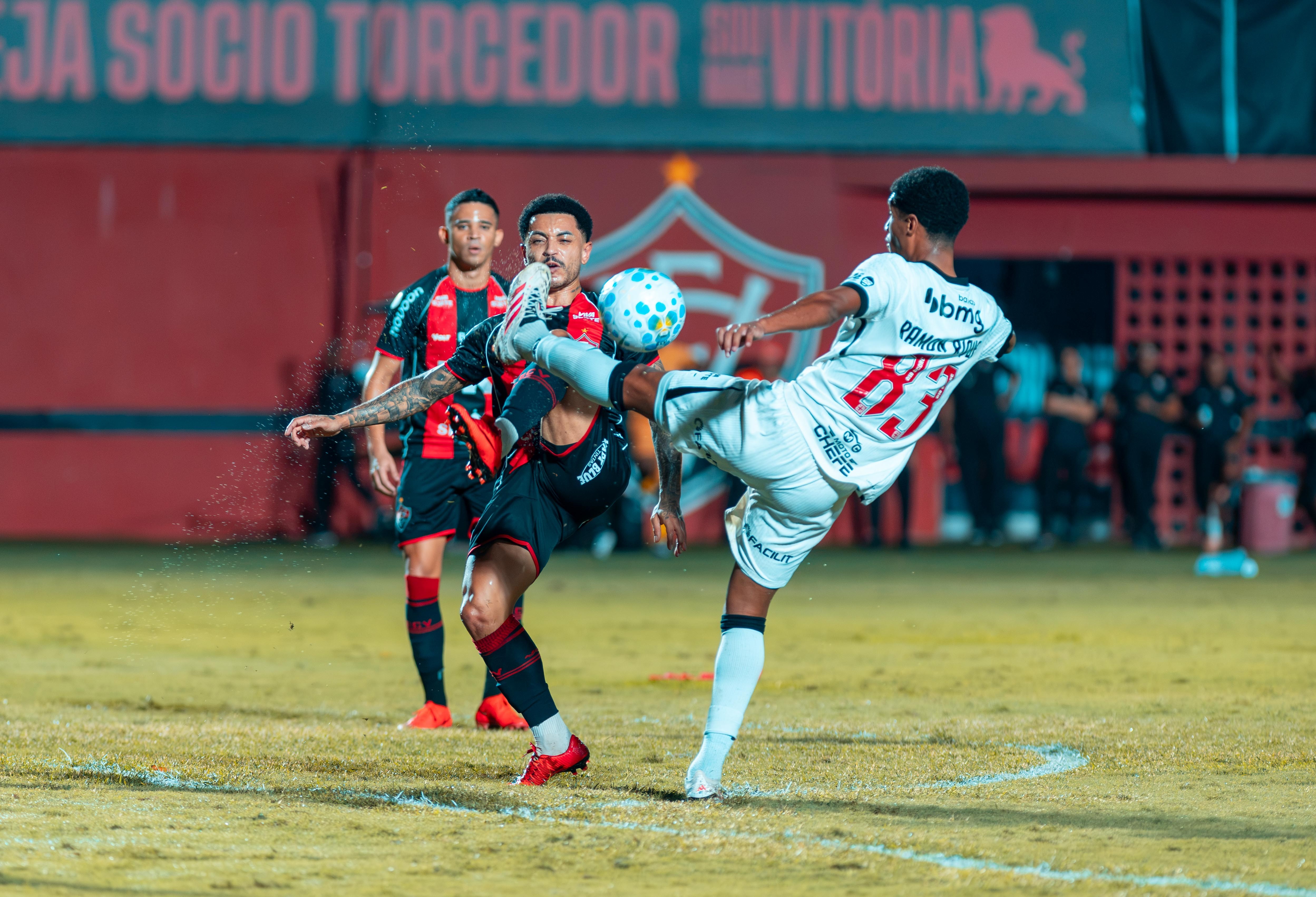 Atuações do Vitória: Erick e Zé Vitor são os piores em eliminação diante do Vasco