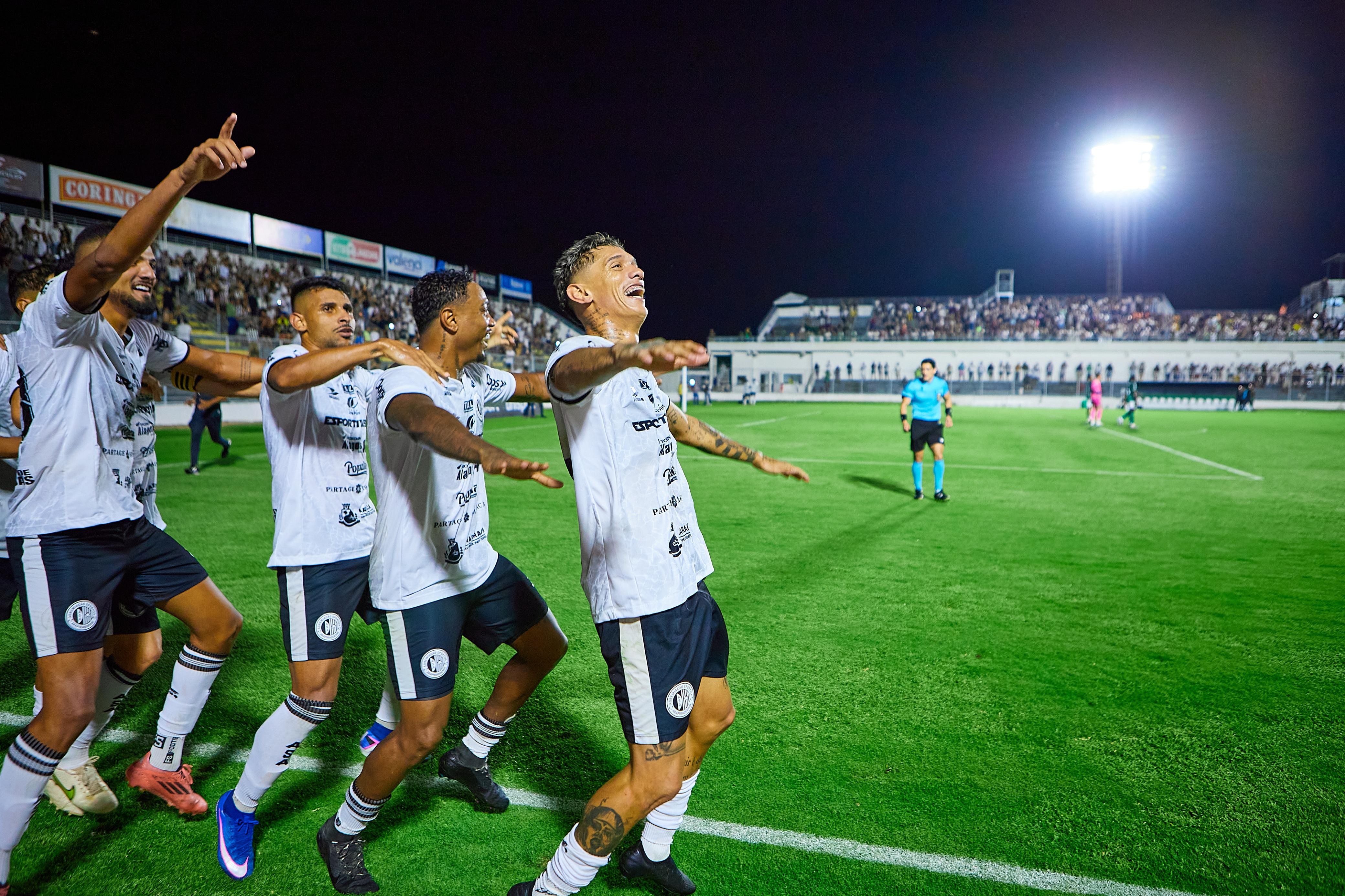 Torcida do ASA no Estádio Coaracy da Mata Fonseca