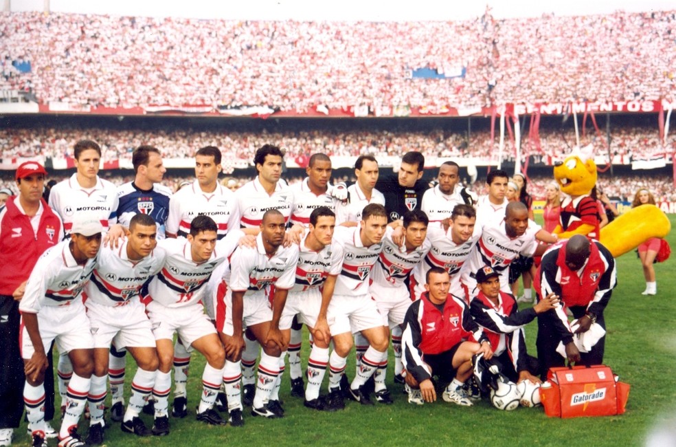 São Paulo foi campeão paulista semanas antes da final da Copa do Brasil de 2000 — Foto:  Arquivo Histórico do São Paulo FC 