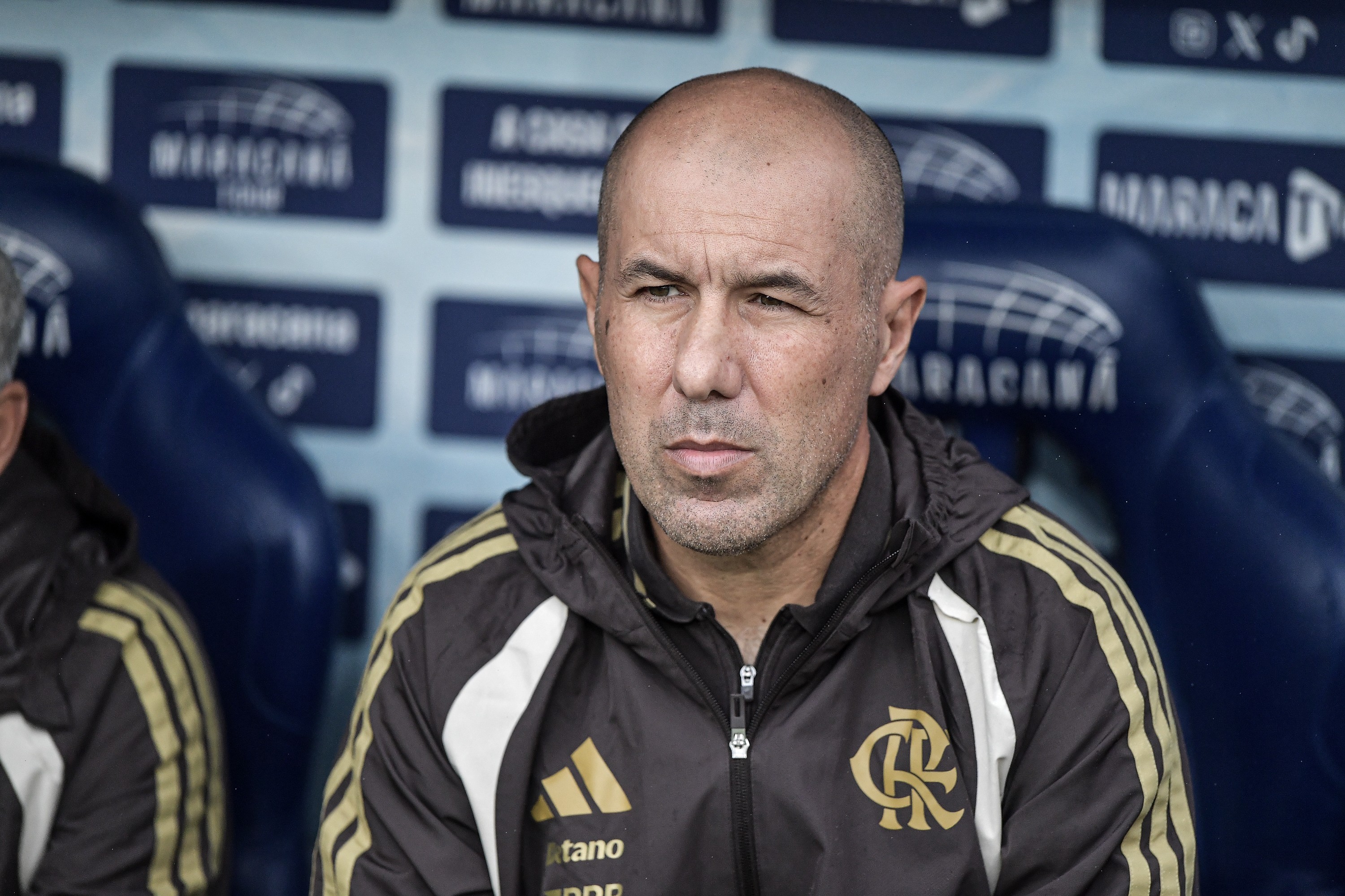Jardim é denunciado pelo STJD por "grave desrespeito" ao árbitro do Flamengo x Palmeiras