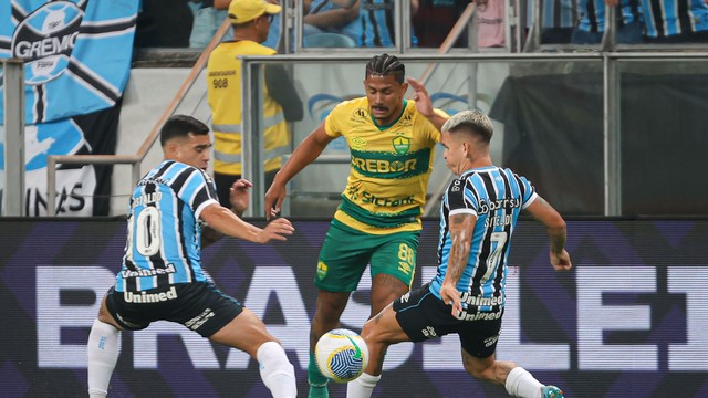 Fernando Sobral do Cuiabá contra o Grêmio Campeonato Brasileiro
