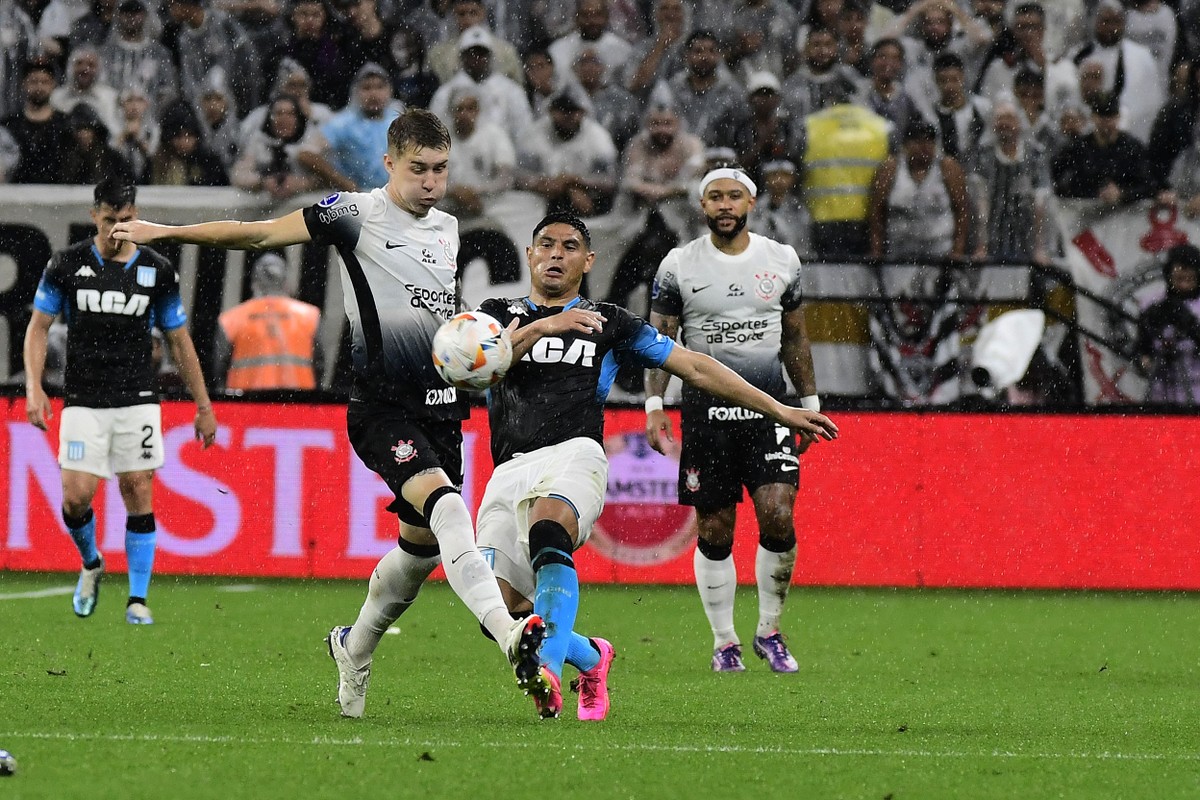 Desequilíbrio defensivo prejudica vantagem do Corinthians sobre o Racing