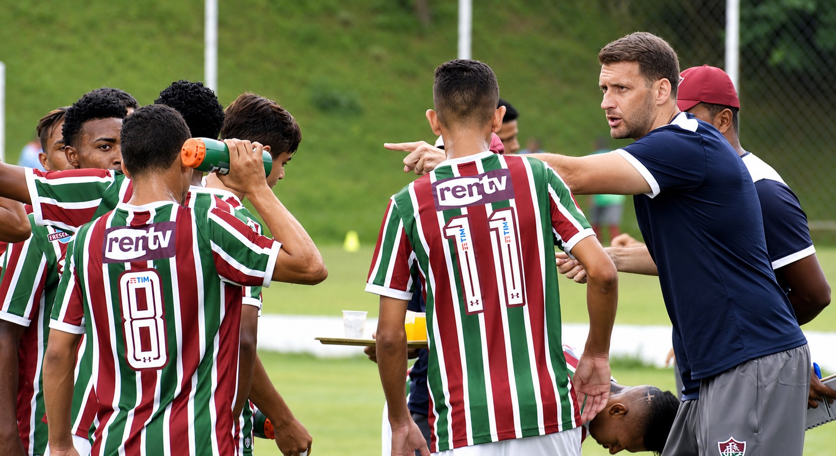 Técnico na base do Fluminense exalta versatilidade de Martinelli, hoje na Seleção: "Talento acima da média"