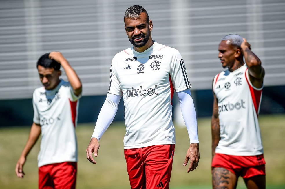 Fabrício Bruno no treino do Flamengo — Foto: Marcelo Cortes /CRF