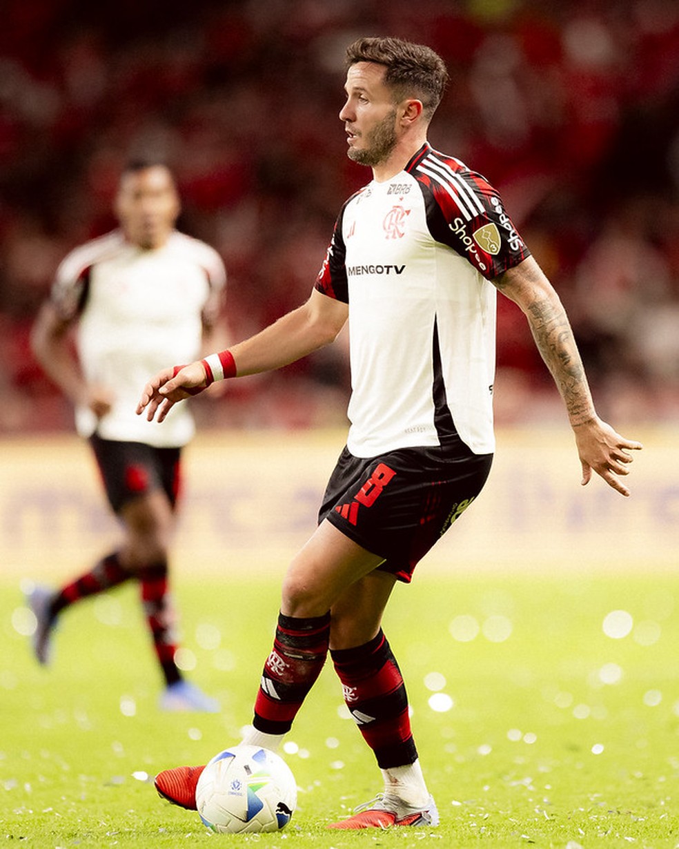 Sal em ao pelo Flamengo contra o Inter  Foto: Adriano Fontes / Flamengo