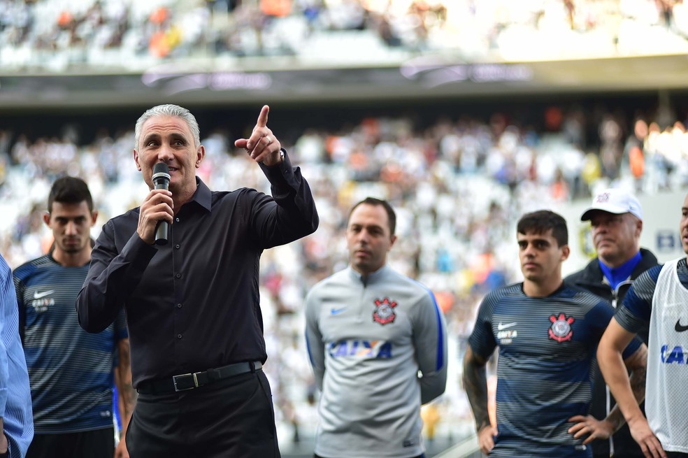 Tite discursa na Arena Corinthians  Foto: Marcos Ribolli