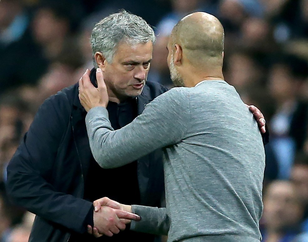 Mourinho e Guardiola têm histórico de rivalidade no futebol — Foto: EFE/Nigel Roddis
