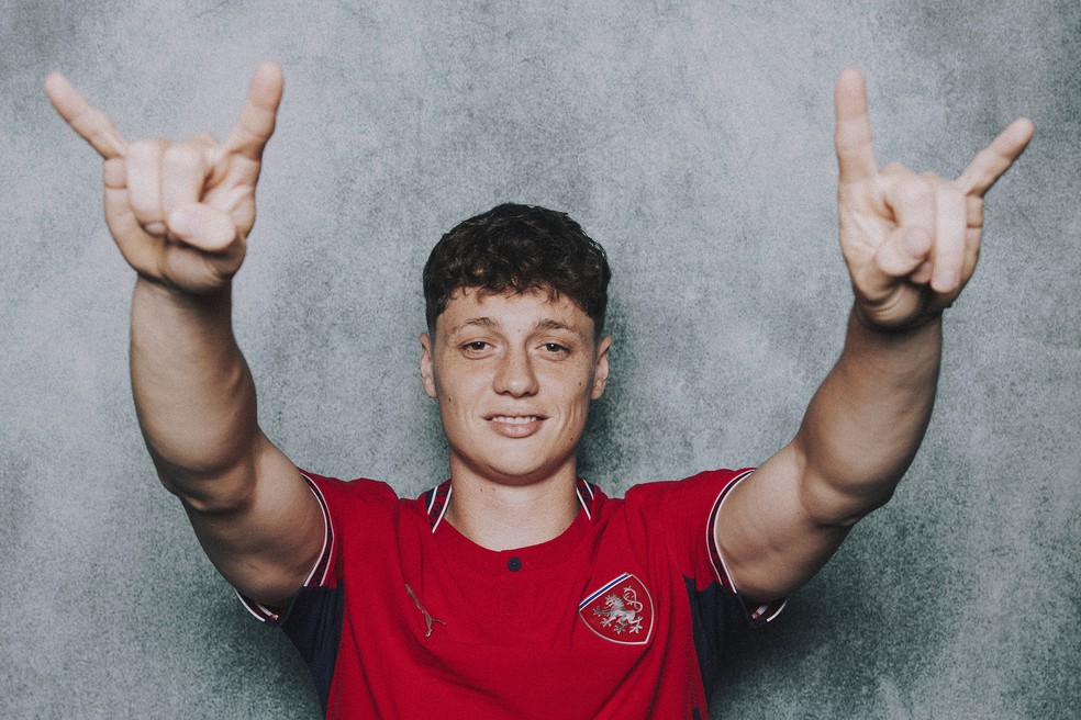 Matheus Cunha no ensaio oficial - comemorações da Copa