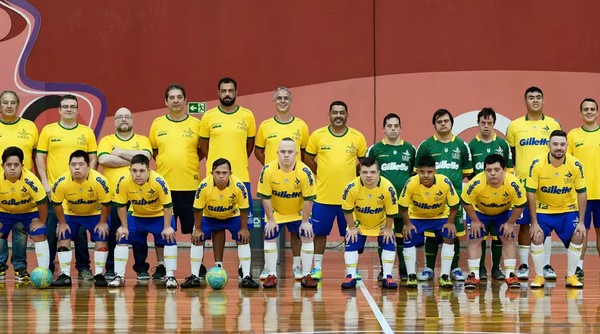 Ele treina a seleção brasileira de futsal Down e hoje é campeão mundial -  17/05/2021 - UOL ECOA