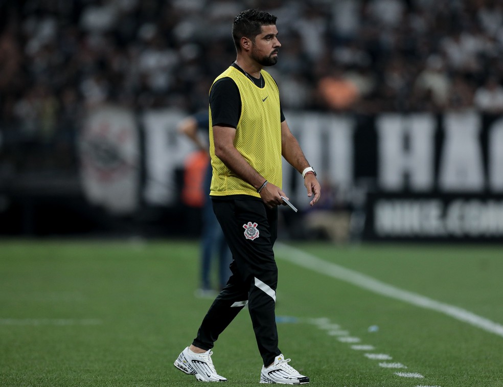 Técnico António Oliveira durante Corinthians x Fortaleza — Foto: Rodrigo Coca / Ag.Corinthians