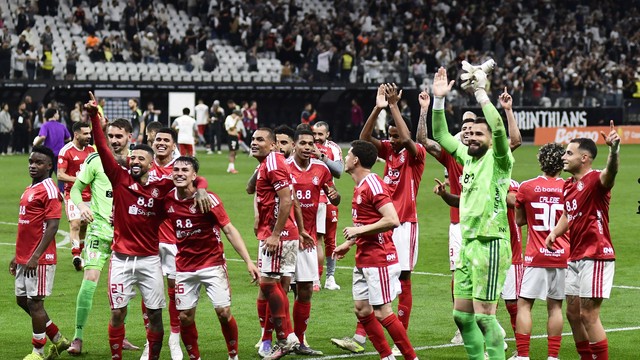 Jogadores do Inter comemoram classificação contra o Corinthians na Arena