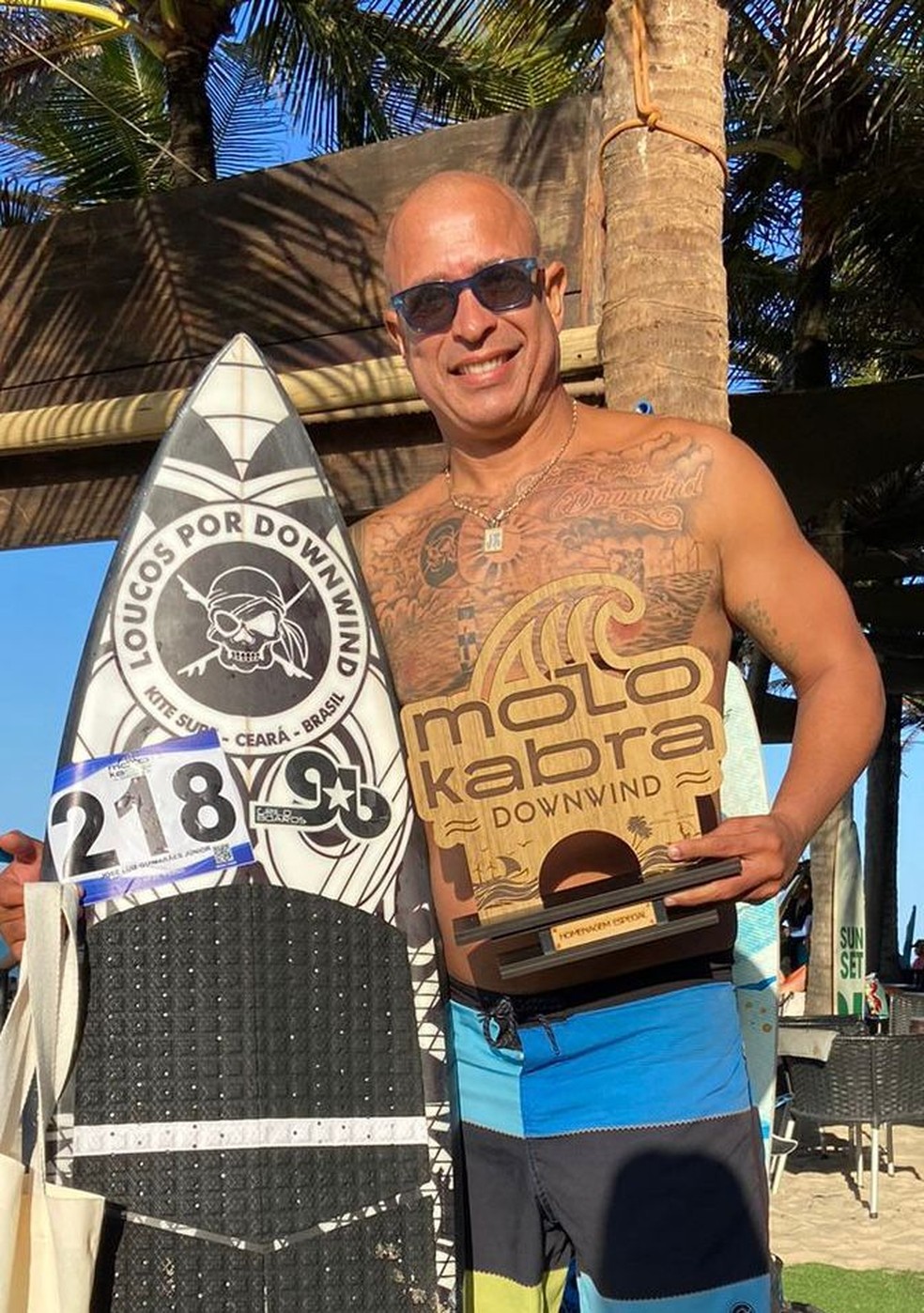 Júnior Pipoca em competição de kitesurf