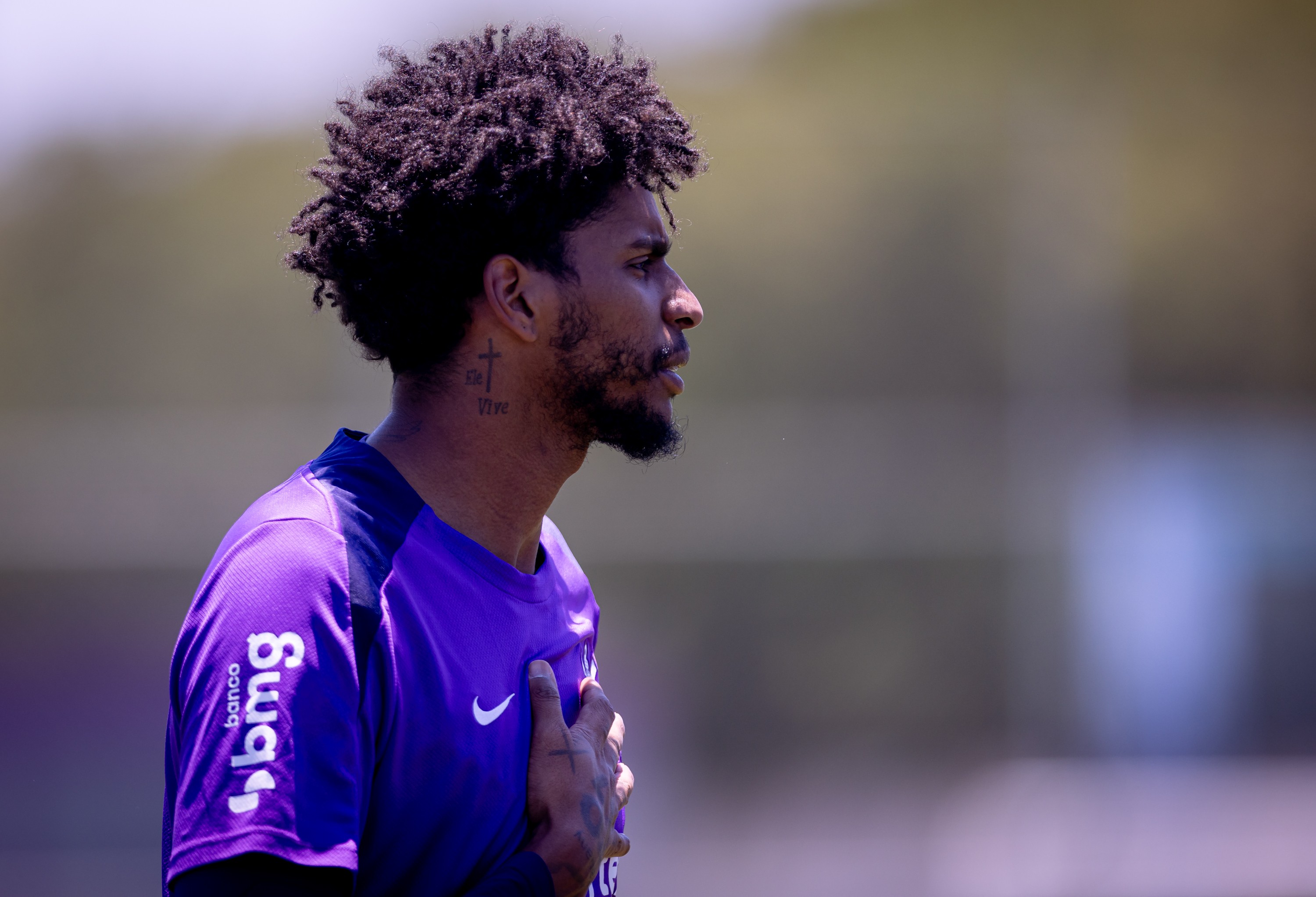 Hugo Souza treina forte e pode ser a esperança do Corinthians contra o Botafogo; Memphis fica fora