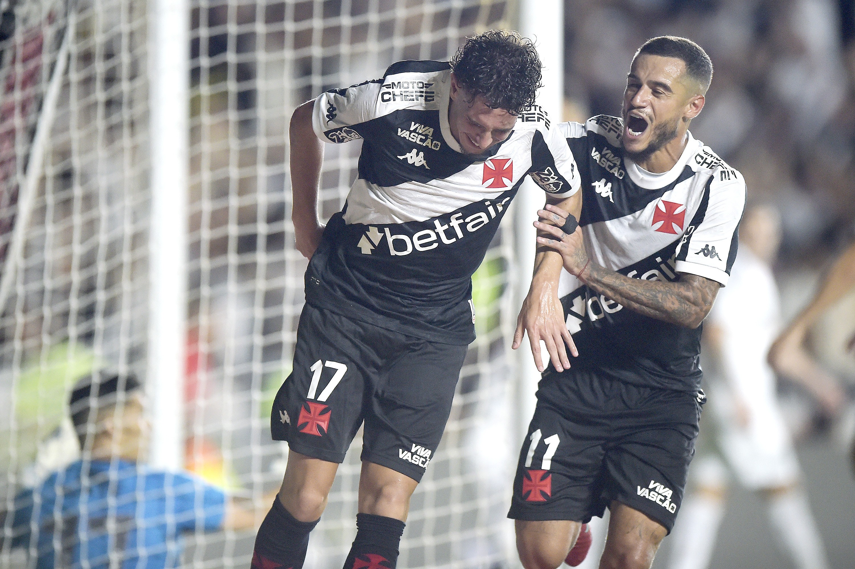 Destaque no Vasco, Nuno Moreira revela idolatria por Coutinho desde a infância: 