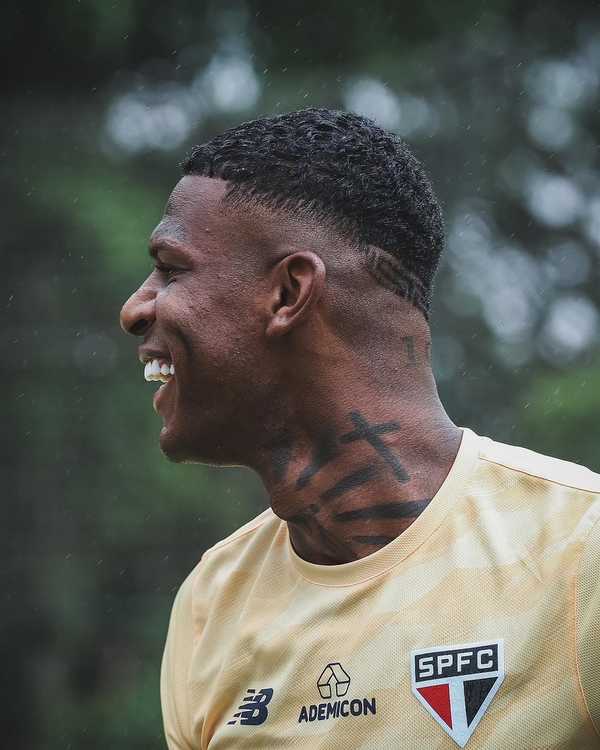 São Paulo se aproxima de acordo para renovar contratos de Arboleda e Diego Costa