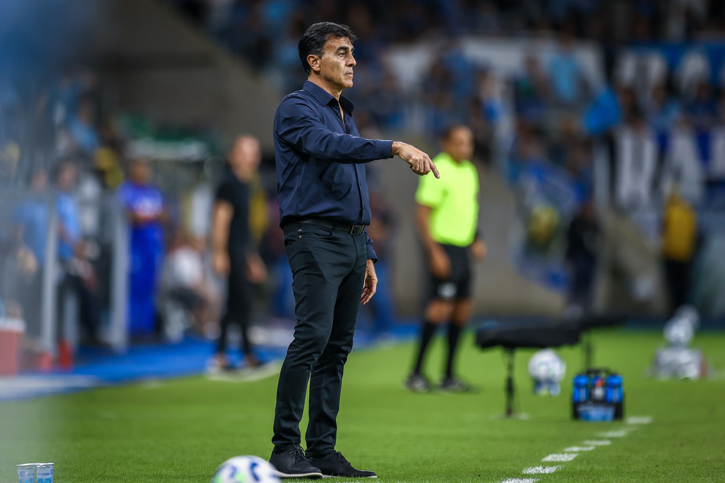 TORCIDA SE MANIFESTA! Com vaias em alguns momentos, gremista mostra descontentamento com treinador e equipe