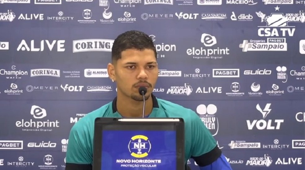 Revelado pelo CSA, Almir Luan fez parte da equipe principal na Série C — Foto: Reprodução/CSA TV
