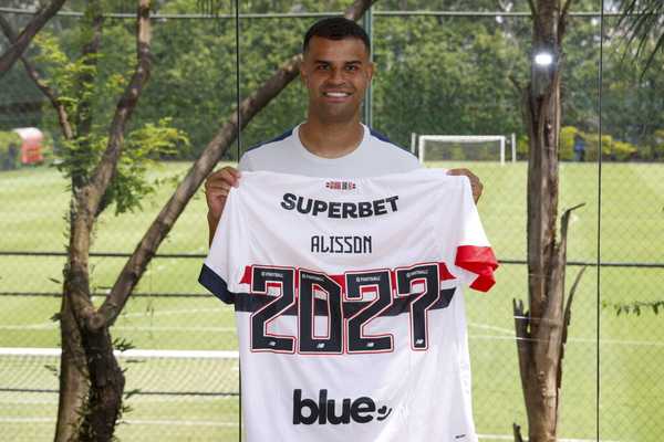 São Paulo confirma renovação de contrato com Alisson e jogador se mostra confiante
