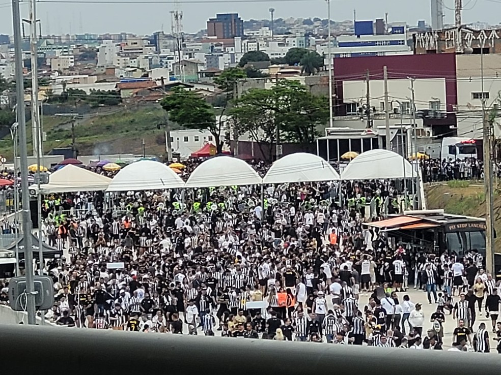 Entrada dos torcedores na Arena MRV — Foto: Rodrigo Fonseca