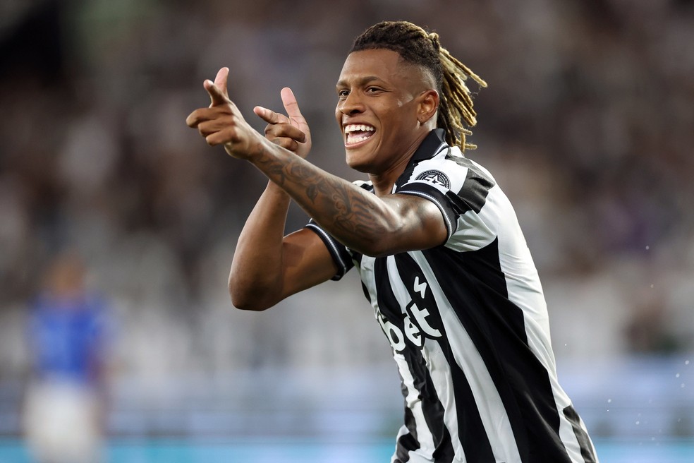 Palmeiras insiste e prepara oferta milionária por Danilo