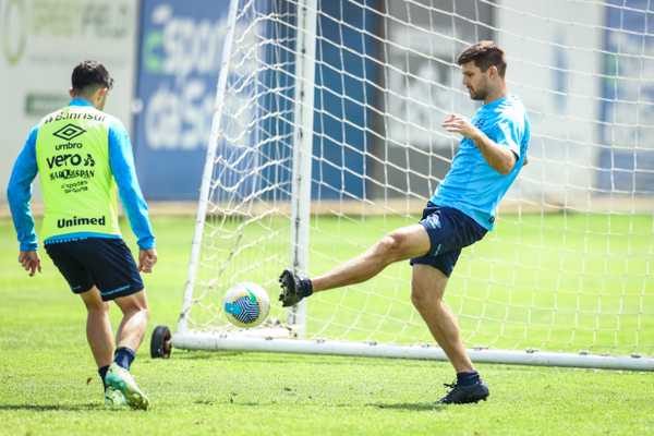 Kannemann retorna e Renato mantém dúvida no meio-campo do Grêmio