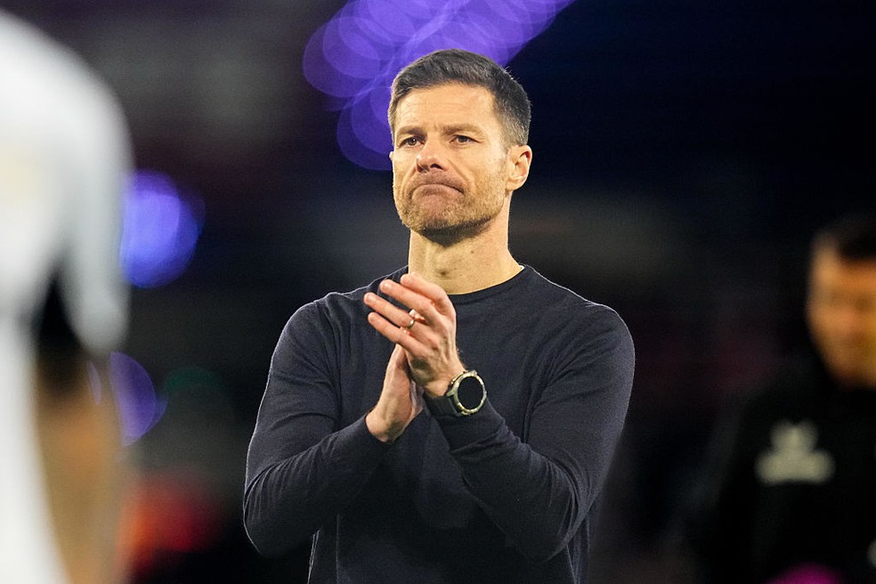 Xabi Alonso tem "acordo de cavalheiros" com Bayer Leverkusen para tratar de possível saída — Foto: Getty Images