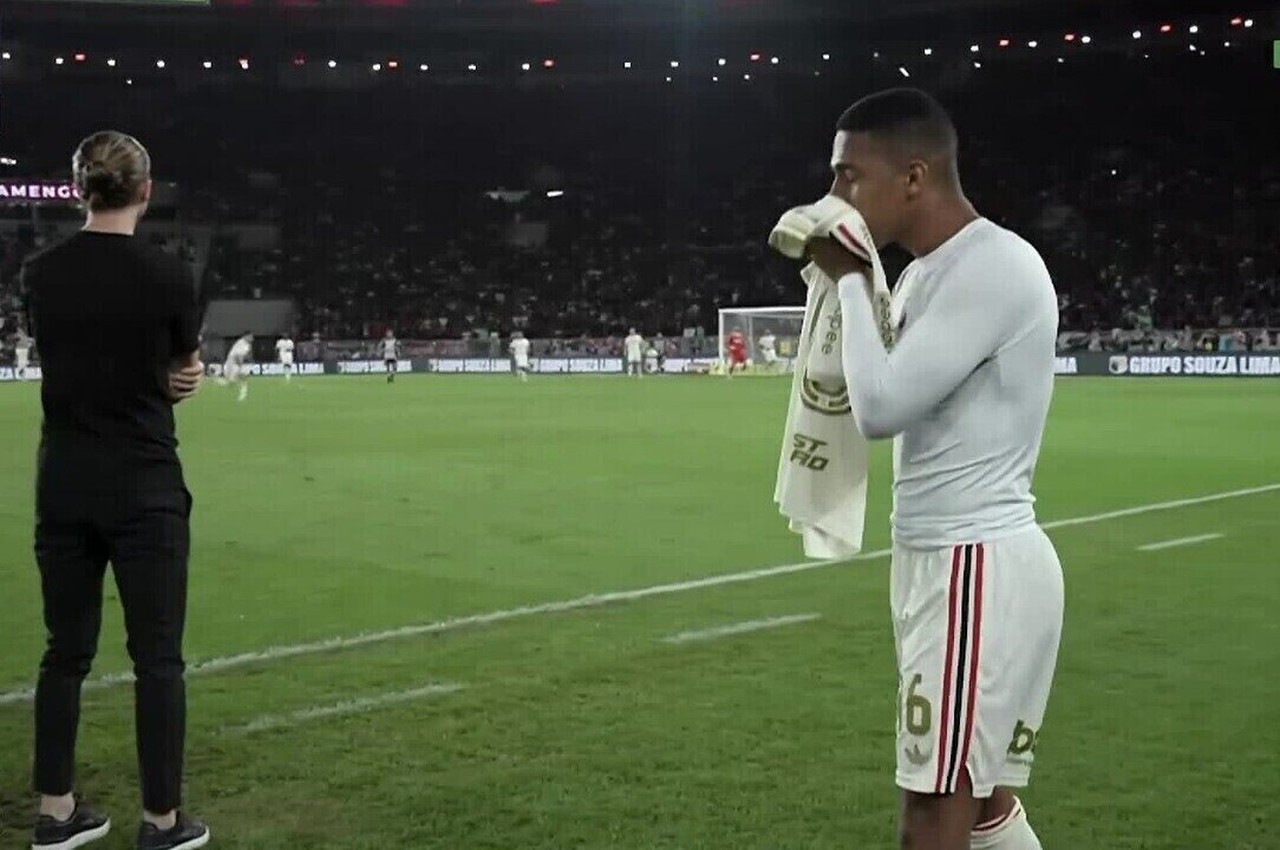 Gastos EXPLOSIVOS no Flamengo em 2025? Veja os números que chamaram a atenção!