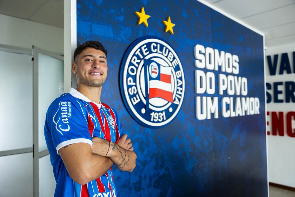 Alejo V�liz posa para foto em an�ncio pelo Bahia � Foto: Divulga��o/EC Bahia