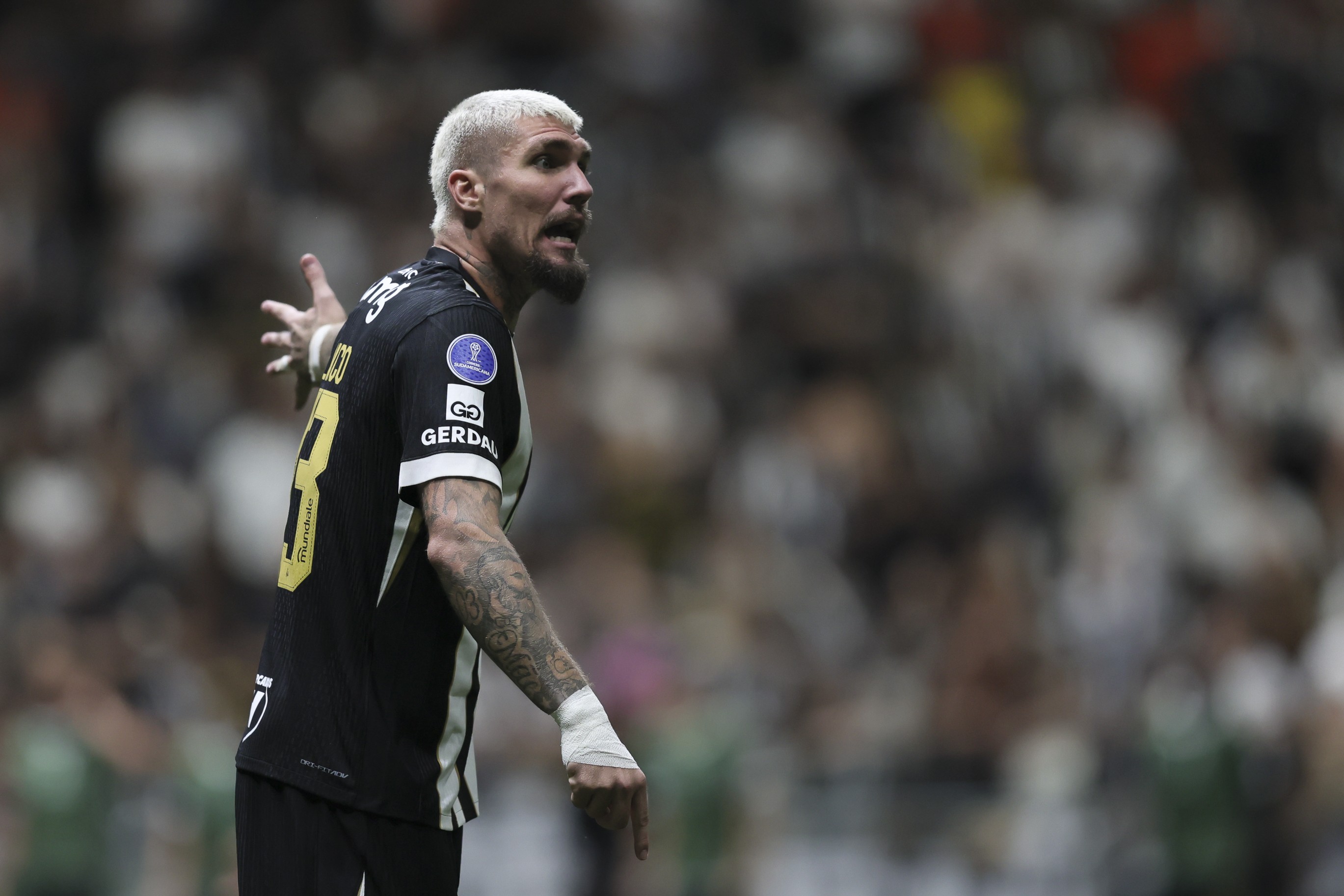 CAS rejeita parcialmente recurso do Atlético-MG e determina pagamento por Lyanco