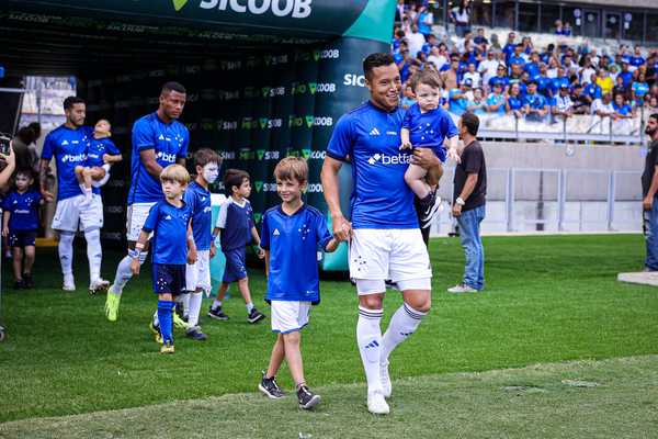 Negociações em Andamento para Renovação de Contrato de Marlon no Cruzeiro.