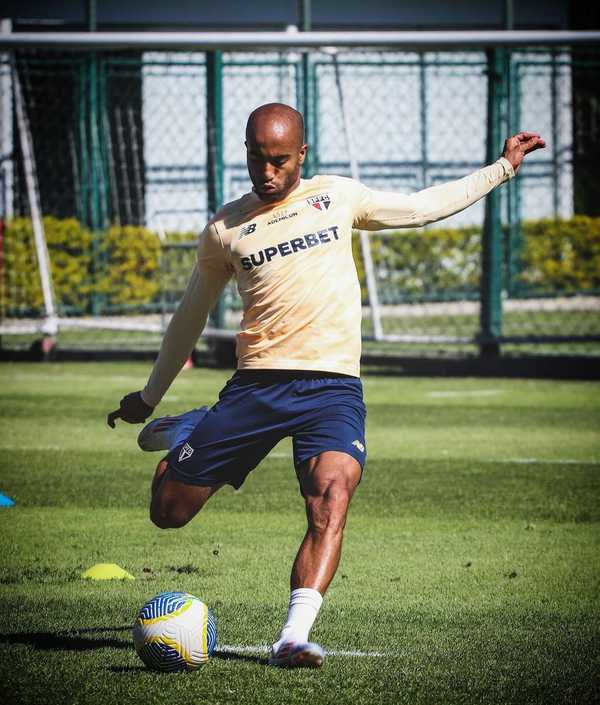 Último treino de Zubeldía antes do duelo com o Cruzeiro pode trazer mudanças no ataque