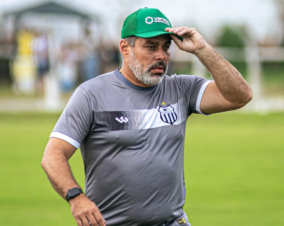 Leandro Sena, agora no Central, reencontra o América — Foto: Gustavo Ramos - J2 Fotografia