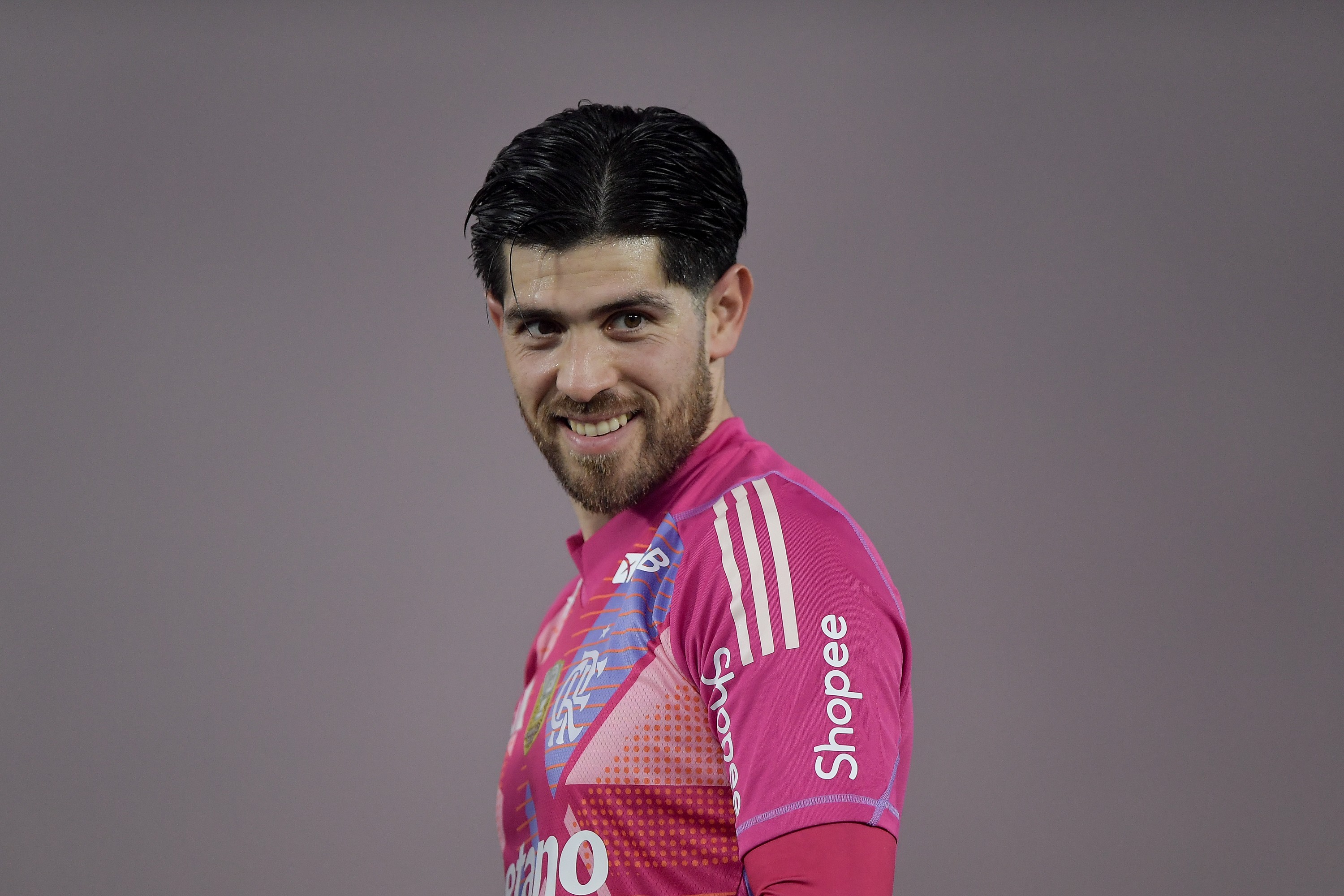 Rossi brilha no Flamengo e se prepara para valorização financeira; futuro em discussão nos bastidores