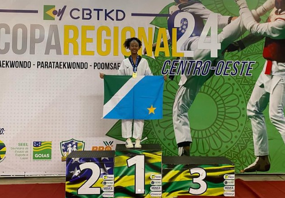 Thays de Souza, atleta do taekwondo de MS na categoria Poomsae Trio. — Foto: Divulgação