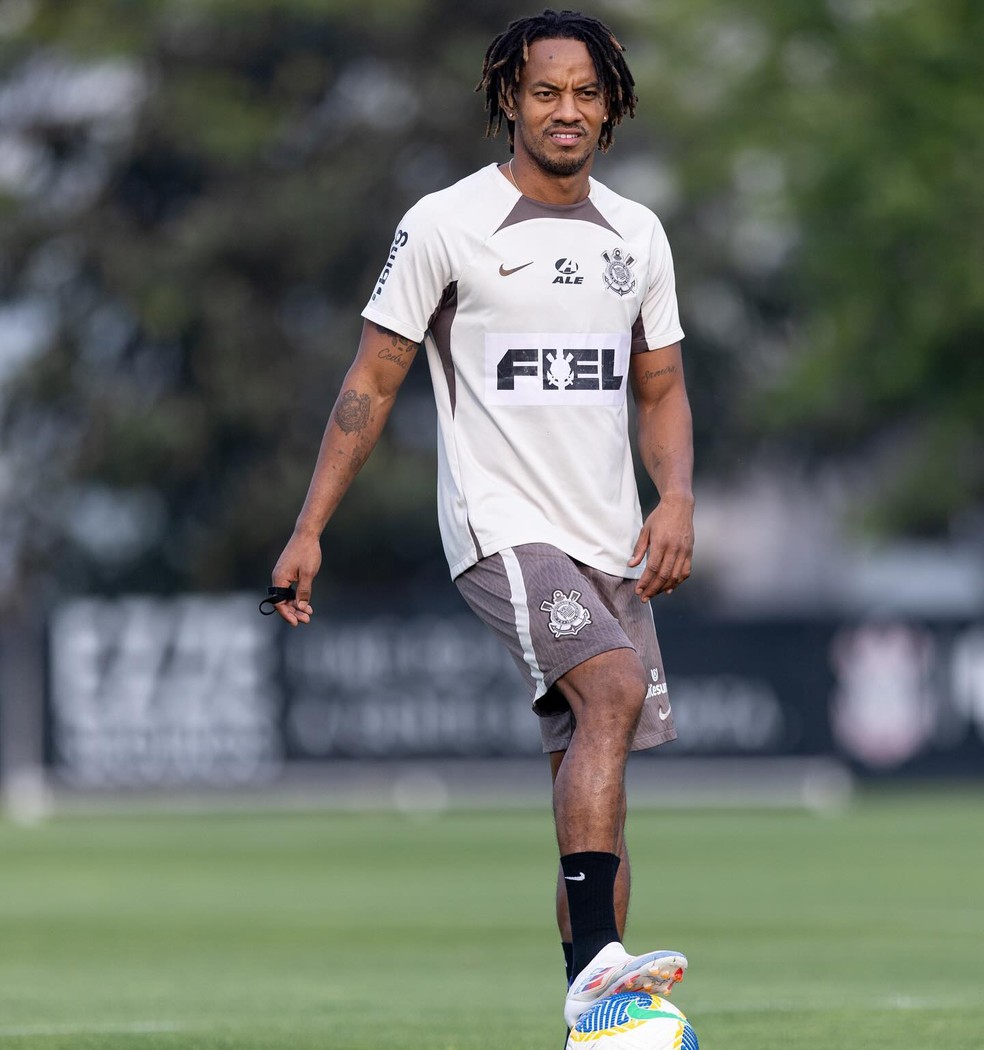 Andre Carrillo participou do primeiro treino com o Corinthians nesta terça — Foto: Rodrigo Coca/Ag. Corinthians