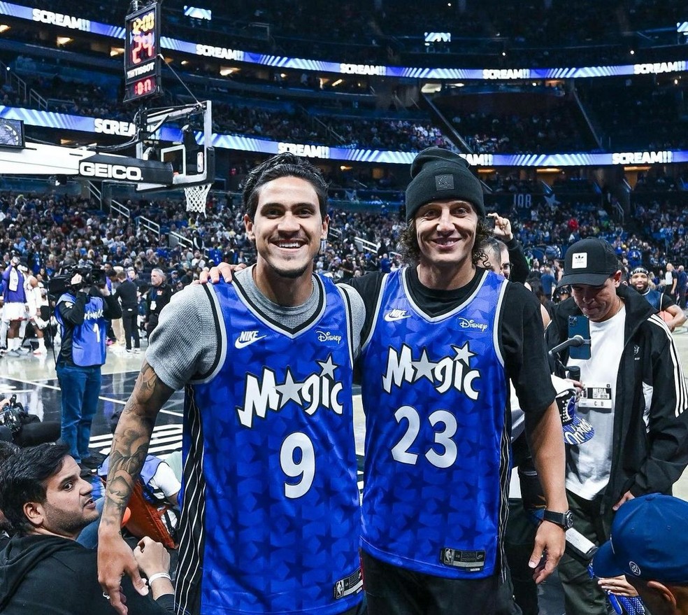 Pedro e David Luiz em jogo do Orlando Magic na NBA — Foto: Divulgação