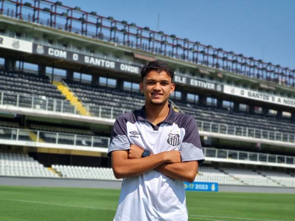 Santos se reúne por renovação de joia da base; jovem tem quatro propostas -  24/10/2019 - UOL Esporte