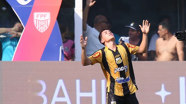 Diego Galo comemora gol do Novorizontino contra o Santos