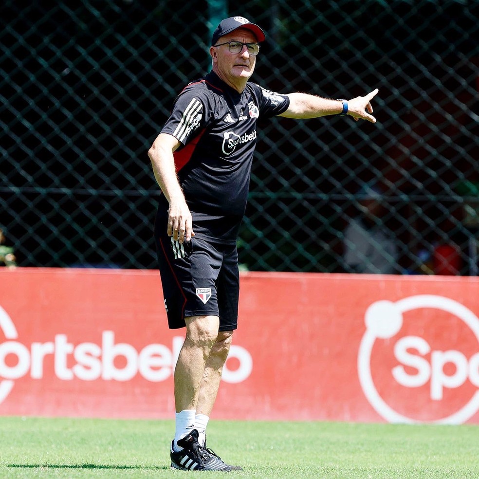 Dorival Júnior agora foca na disputa do Brasileirão — Foto: Rubens Chiri/saopaulofc