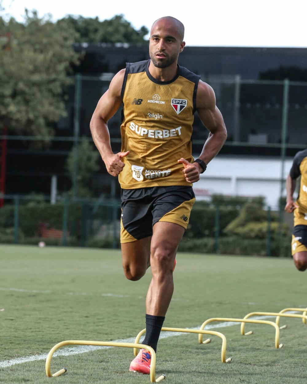 Provável escalação! Lucas volta e será titular contra o Flamengo