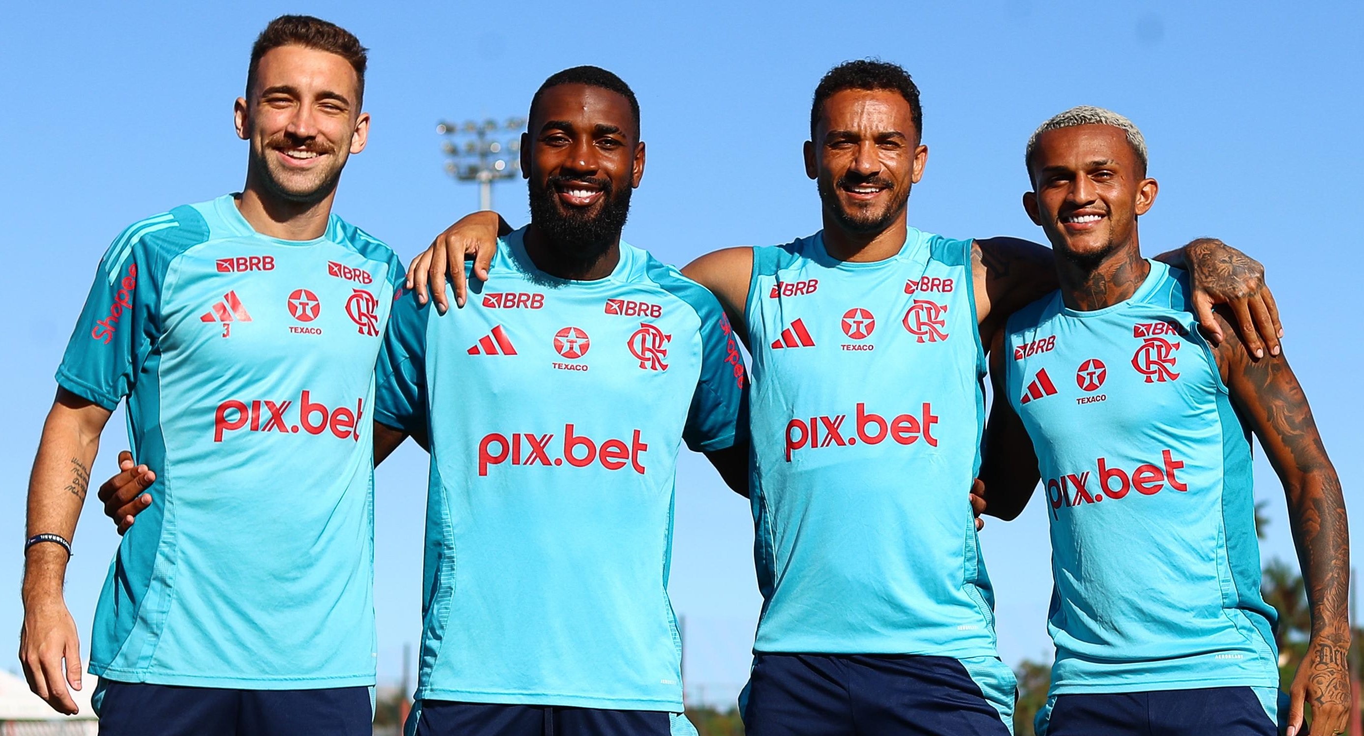 Lesão muscular tira Danilo dos jogos do Flamengo e da Seleção.