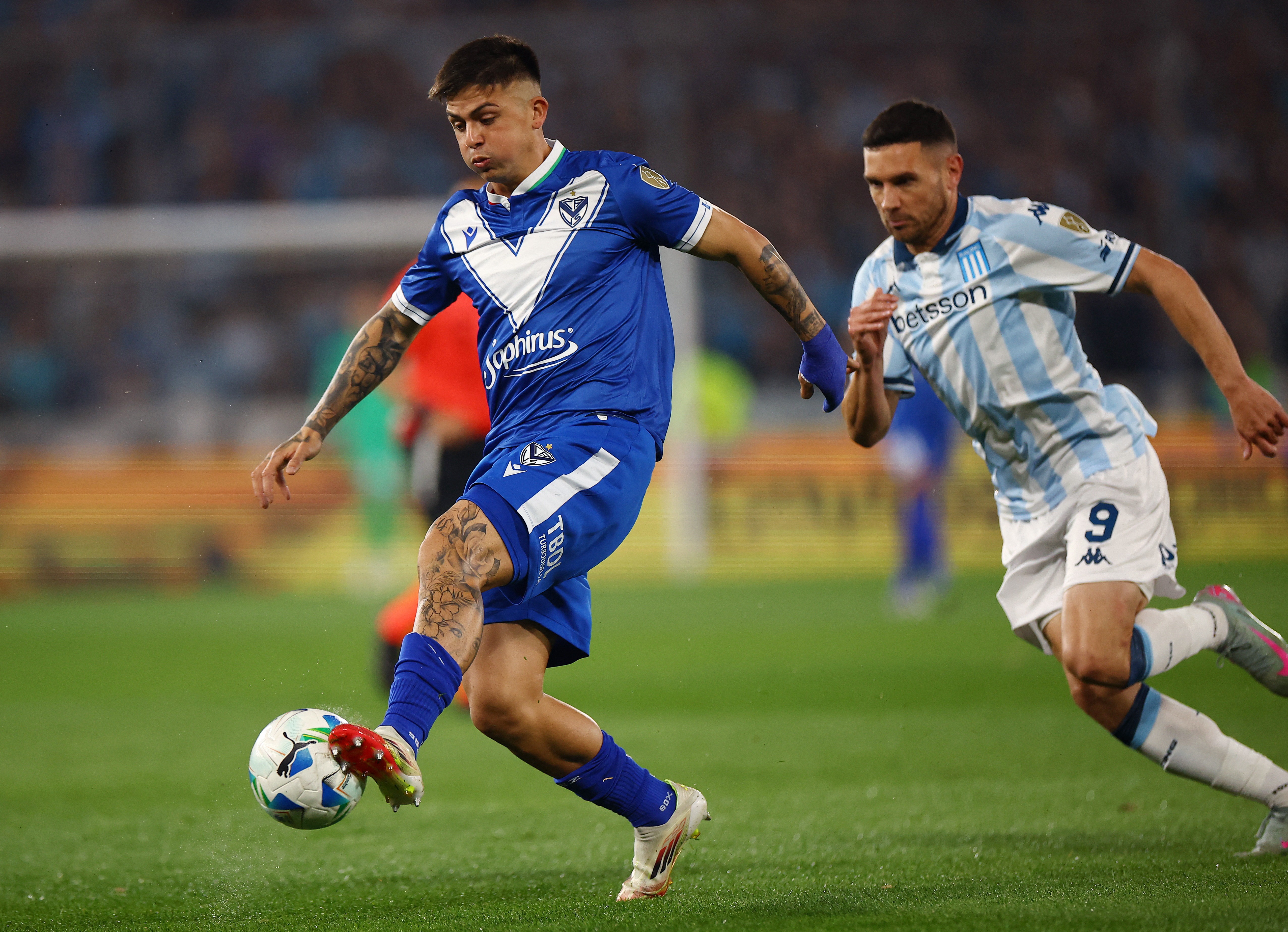 Racing perde chances, toma susto, mas volta às semifinais após 28 anos | Ge