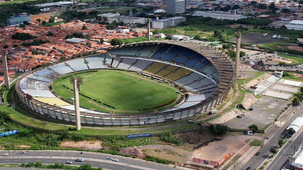 CBF realiza vistoria técnica no Albertão, e presidente da FFP pontua  melhorias a serem feitas | futebol | ge