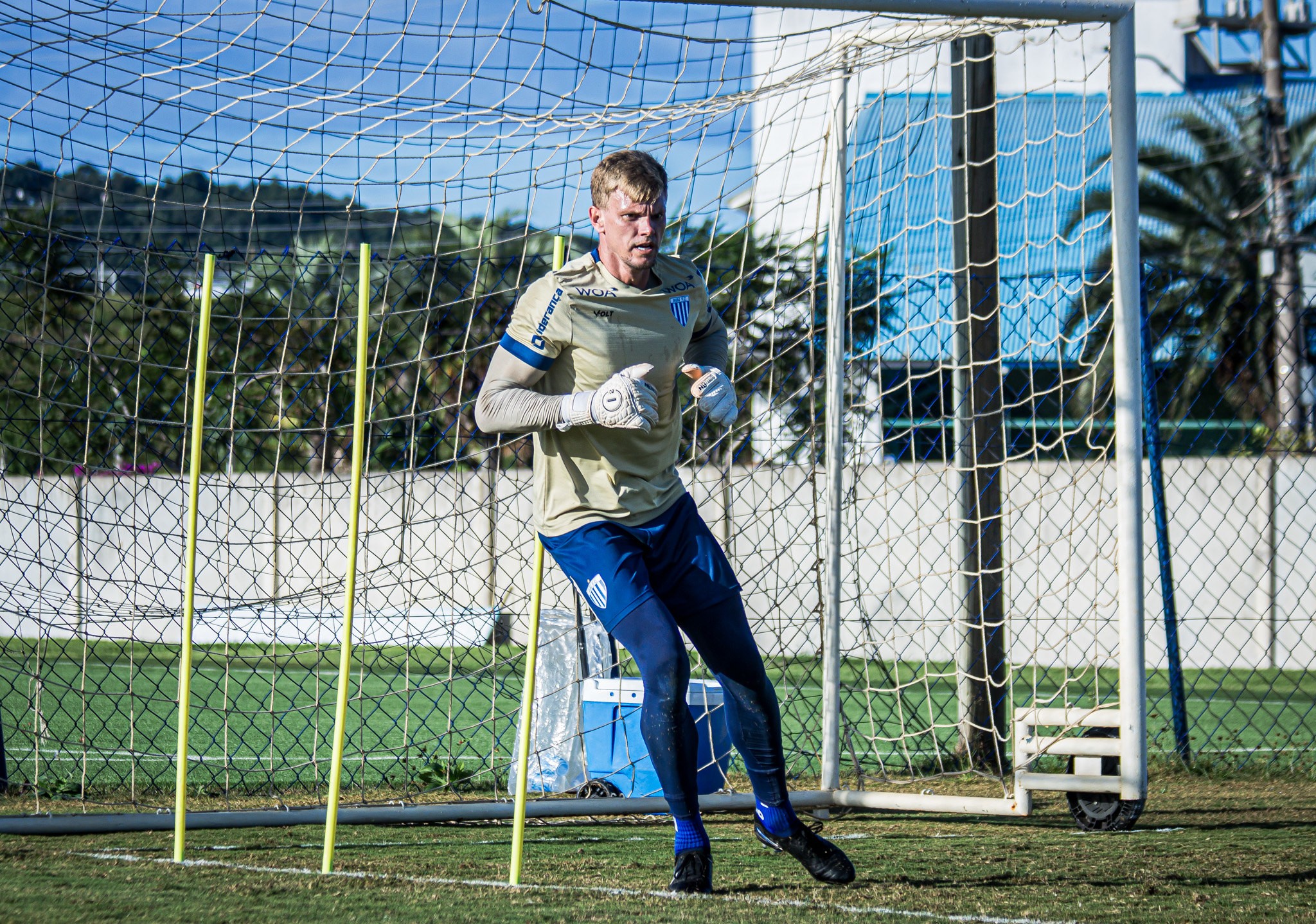 Goleiro Douglas Friedrich não permanece no Avaí