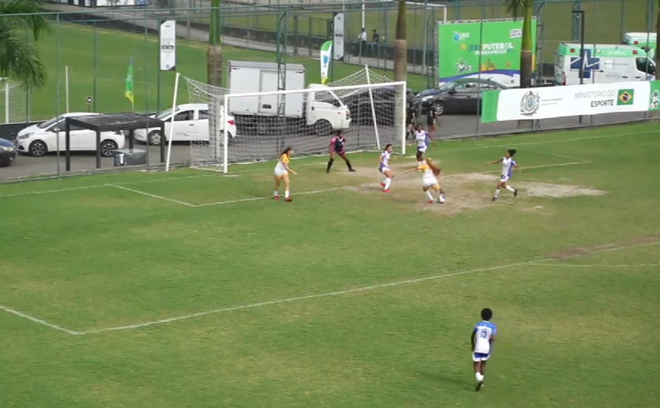 Colégio Militar Dom Pedro II está nas semis da Série Prata no futebol femininos dos JEBs Sub-18
