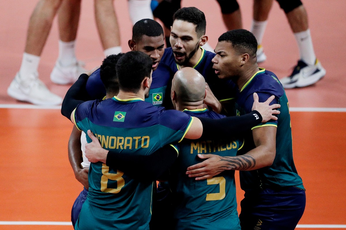 É de tie break! Com virada espetacular, Brasil vence Argentina no vôlei  masculino