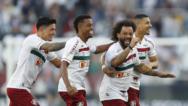 Vegetti supera Cano, não cai… veja os memes da vitória do Vasco sobre o  Fluminense